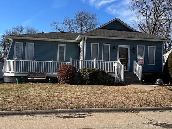 2306 Chancy St, Clinton, IA 52732