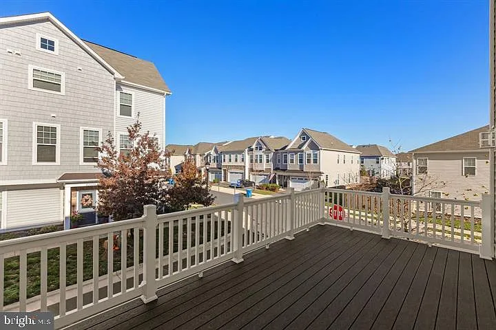 23595 Kingsdale Ter — Photo 32