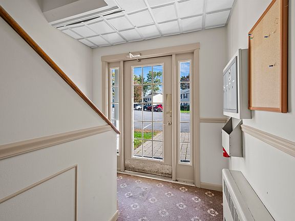 4th image of 91 Winnacunnet Road #1