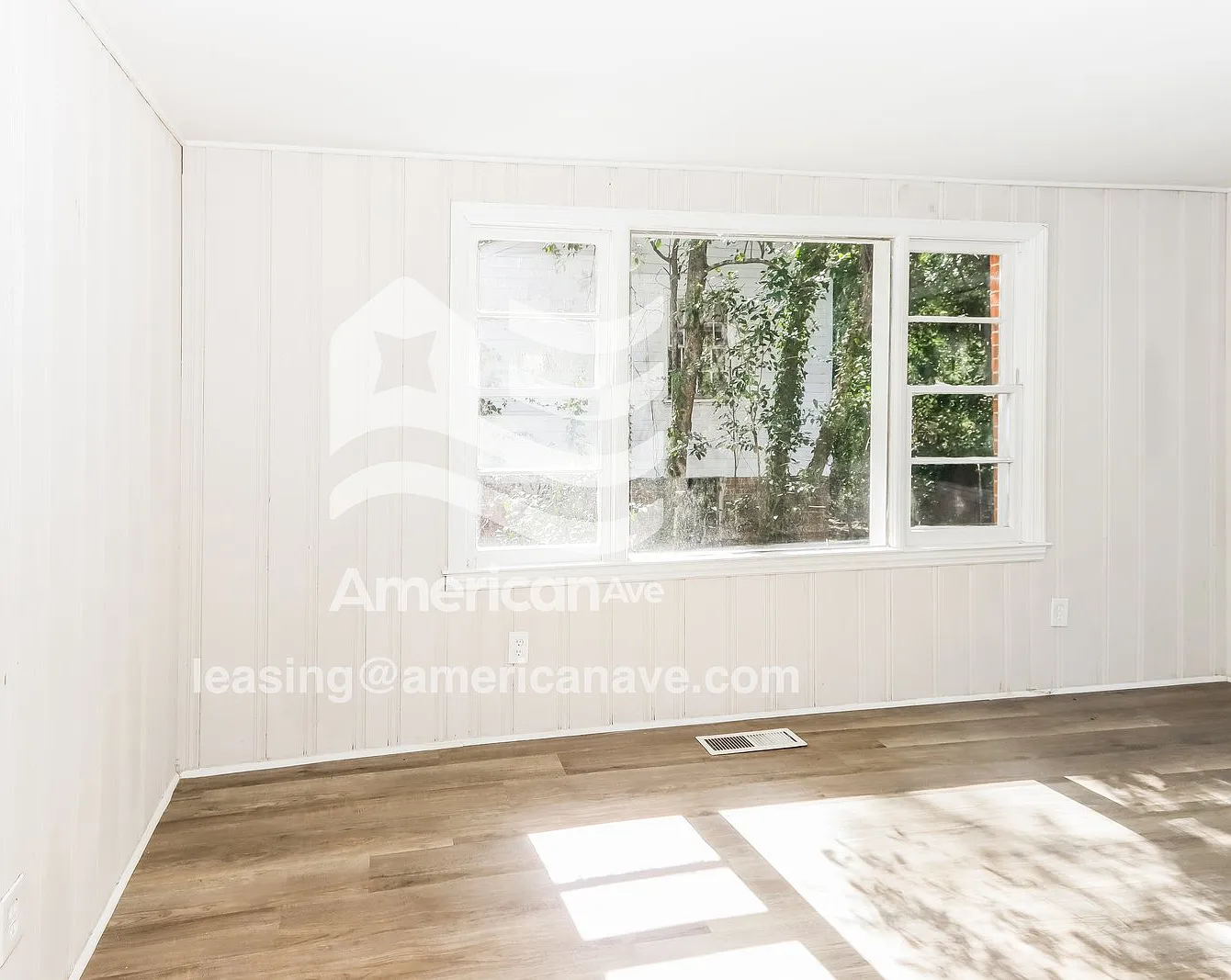 3 bed, 2.0 bath, 1376 sqft, $1,122 — Photo 3