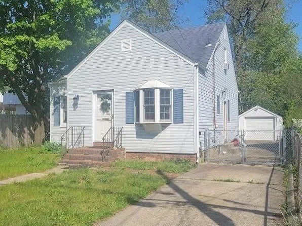 11 Stone Street, Elmont, NY 11003