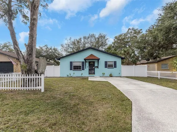 254 Mystic Lake Dr N, Saint Petersburg, FL 33702