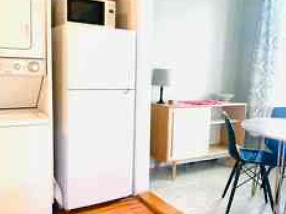 5th image of 611 Baylor St #202