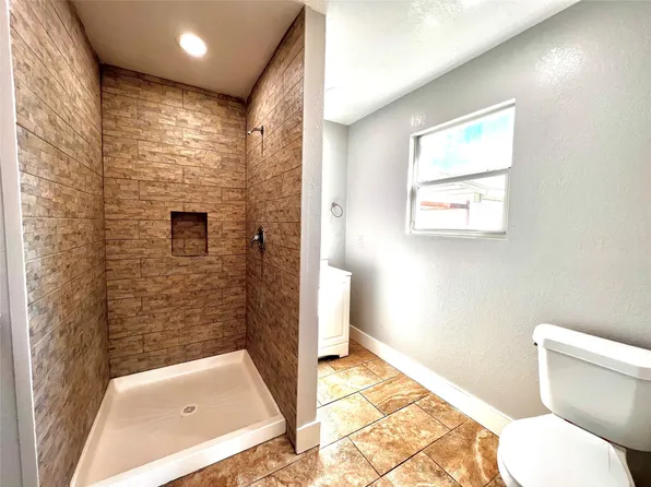 914 Bunton St #914, Houston, TX 77009