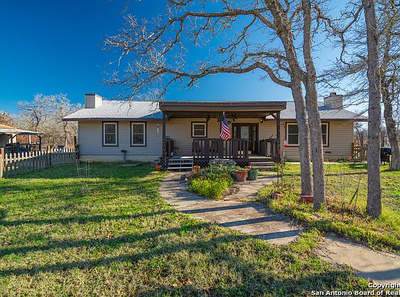 2nd image of 107 Chaparral Dr