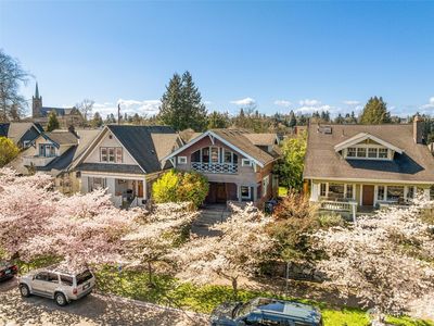 5519 12th Avenue NE, Seattle, WA, 98105