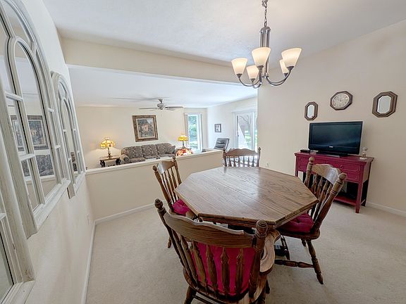 4th image of 2929 Sunnyside Dr #102A