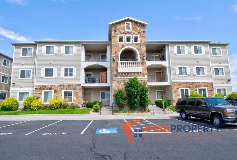 Building Photo - 1807 N Crest Rd