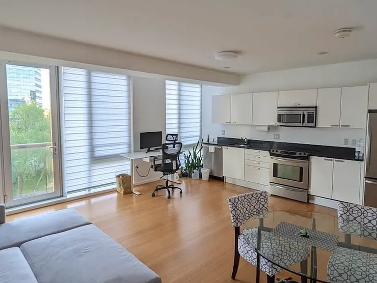 2 Earhart St #5 — Photo 1