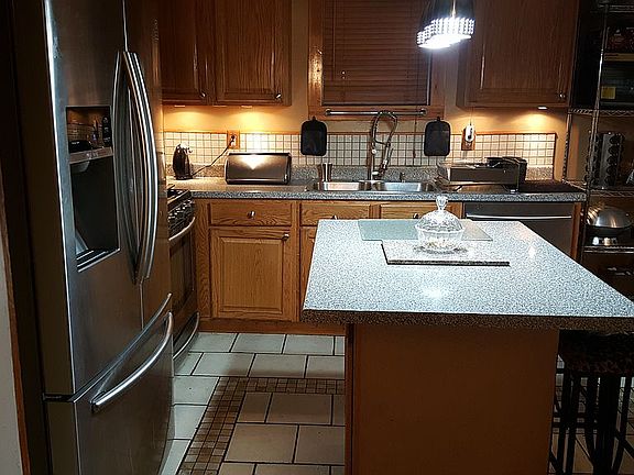 4th image of 161 Blaine Ave