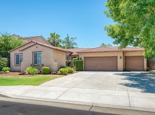 2956 Robinwood Ave, Clovis, CA 93611