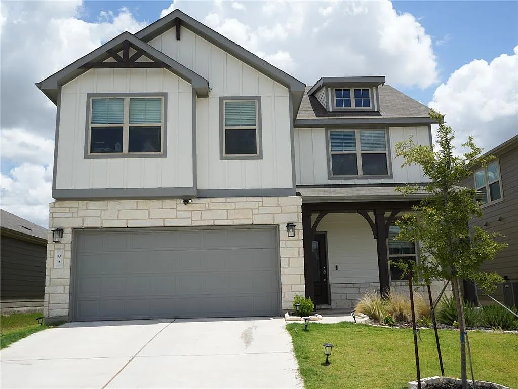 4 bed, 2.5 bath, 2488 sqft, $2,400 — Photo 4