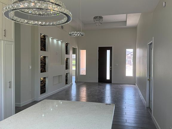 4th image of 513 N Kika De La Garza Blvd