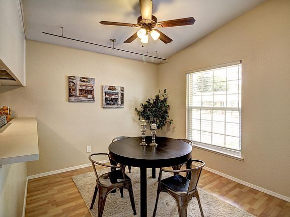 5th image of 810 Portugal Way