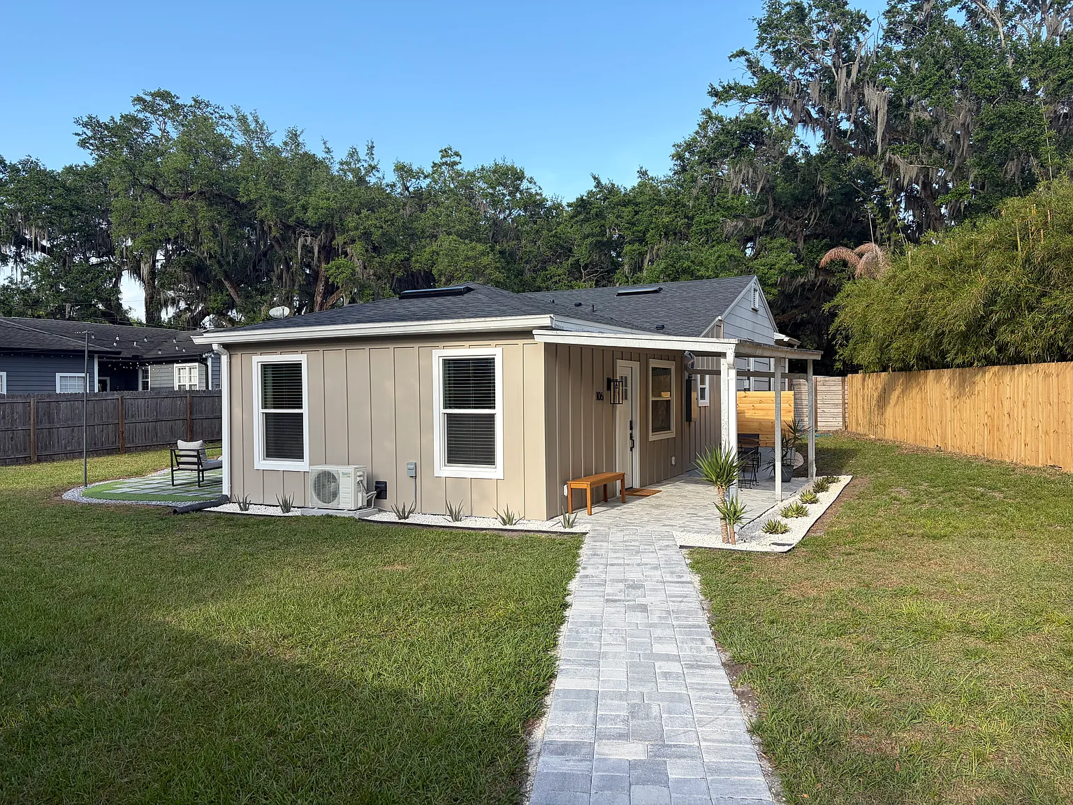 Studio, 425 sqft, $1,950 — Photo 2