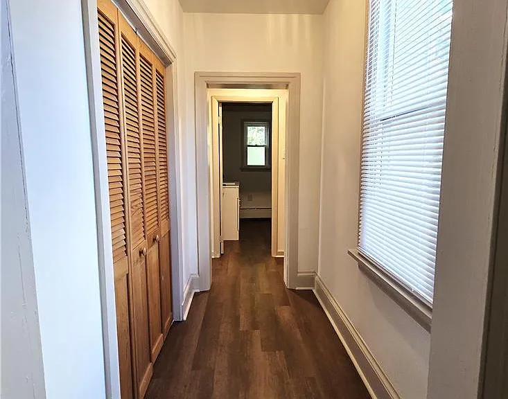 735 W Broad St — Photo 14