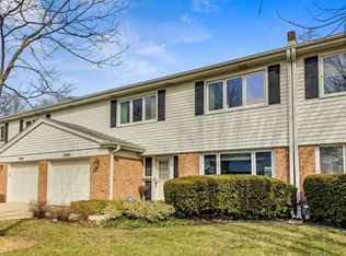 2608 E Bel Aire Dr, Arlington Heights, IL