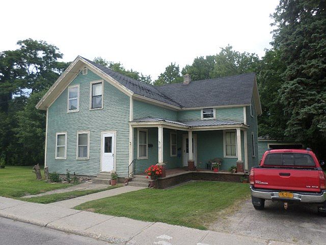 1st image of 162 College Ave
