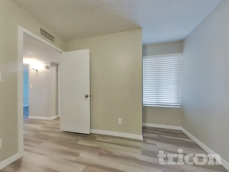 1205 E Grove Cir — Photo 12