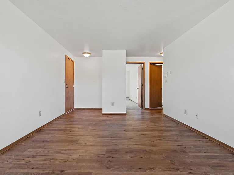 Roland Lane Apartments — Photo 9