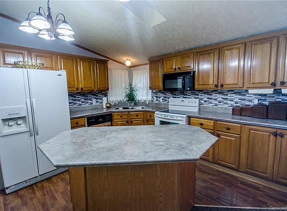 5th image of 168 Grassy Meadow Ln