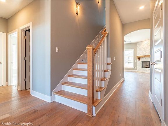 3rd image of 2703 N Chapel Dr