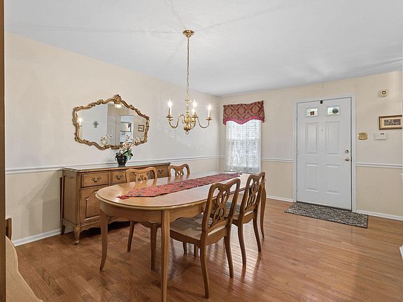 5th image of 716 Westfield Dr