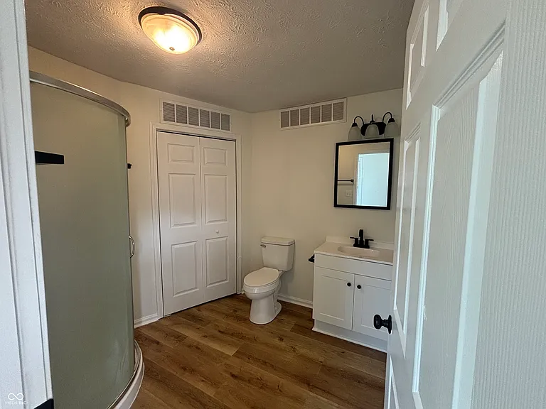 2322 Paris Ave — Photo 5