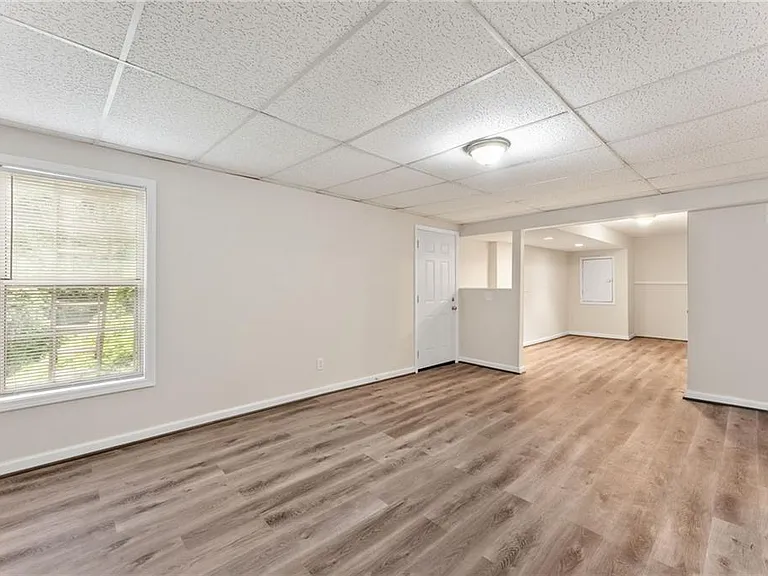 5000 Saxony Ct — Photo 20