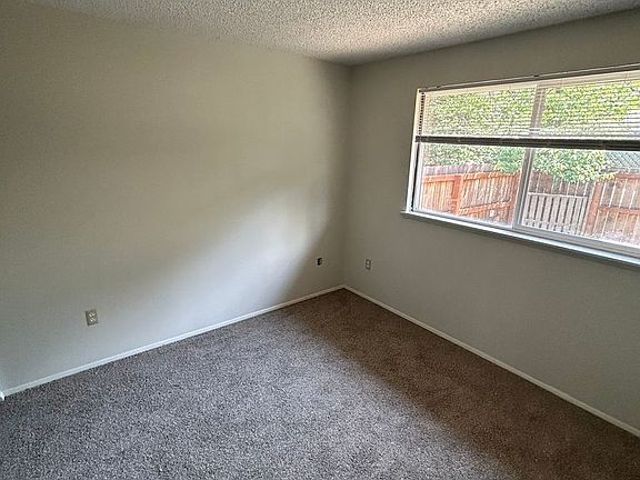 5th image of 510 NE 26th Ct #510