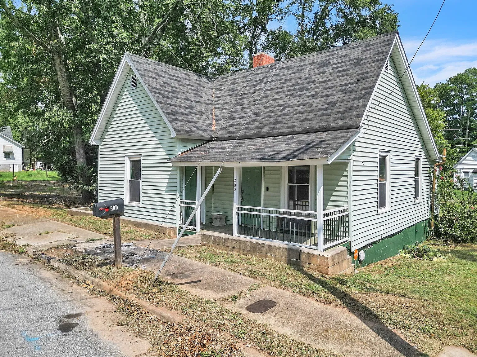 2 bed, 1.0 bath, $1,100 — Photo 1