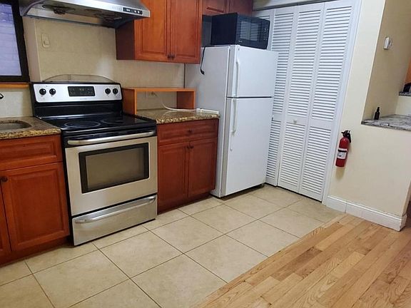 2nd image of 1336 W Girard Ave #A