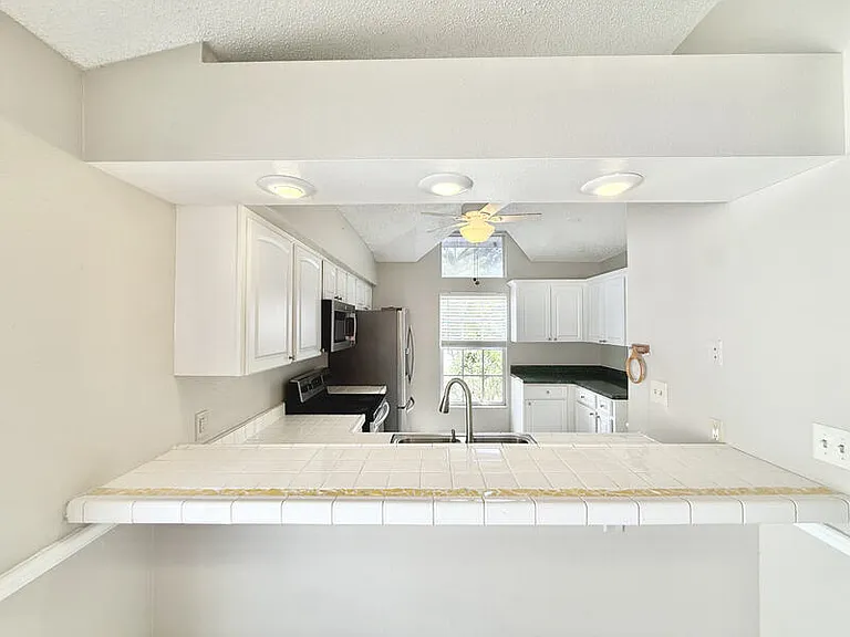 11316 Maybrook Ave — Photo 12