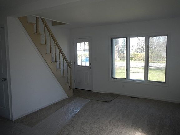 2nd image of 507 Knollwood St