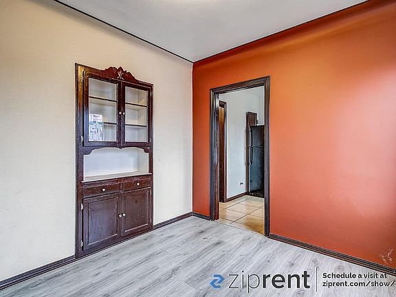 4th image of 1314 Miller Ave #1/2