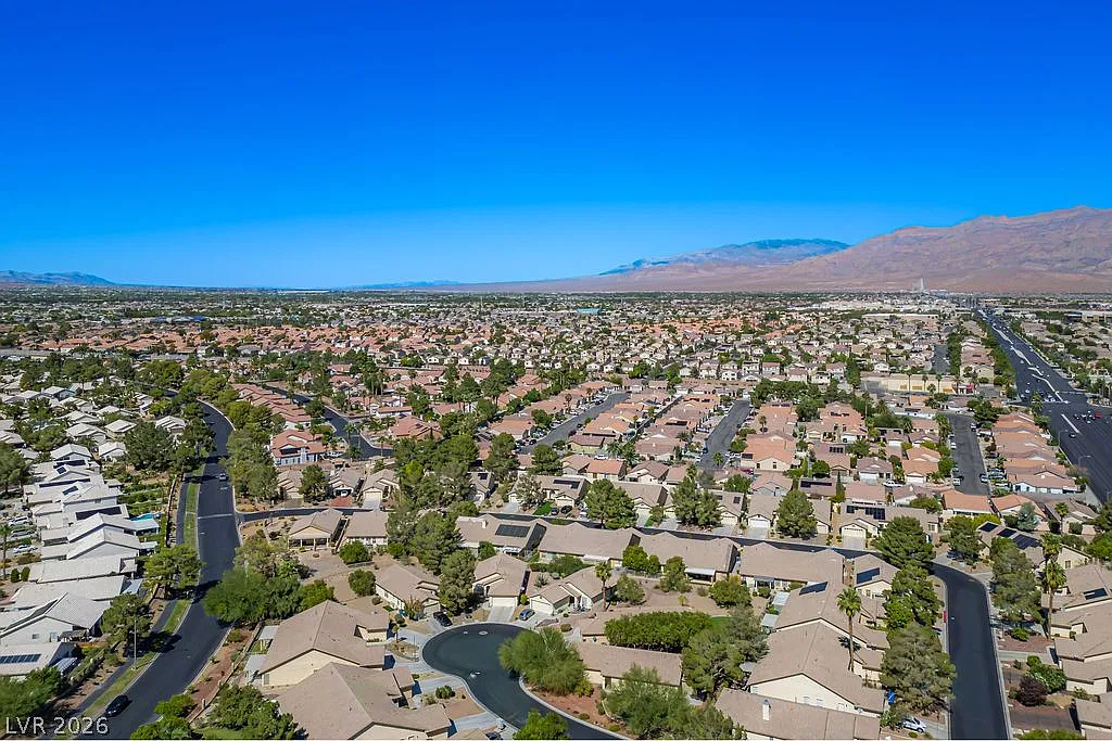 3 bed, 2.0 bath, 1625 sqft, $1,895 — Photo 3