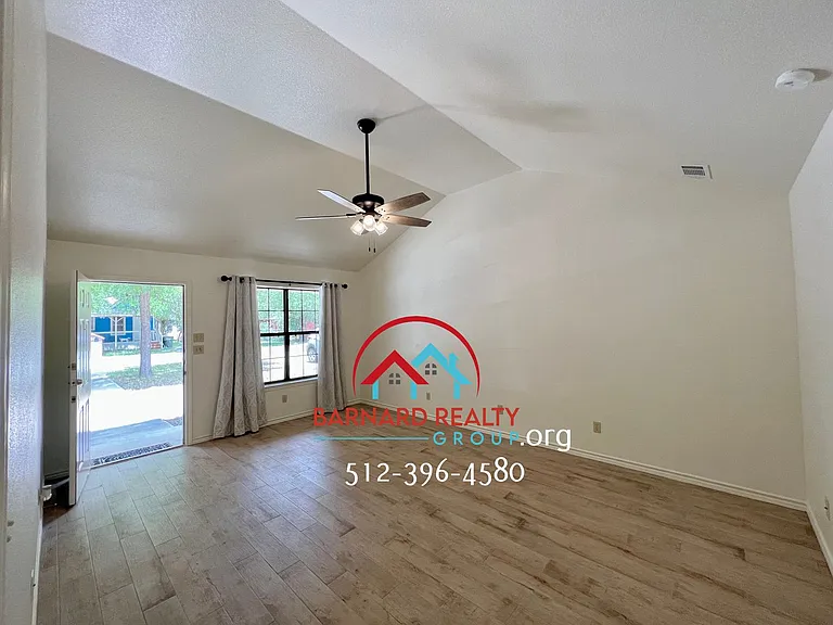 1307 Baylor Ave — Photo 3