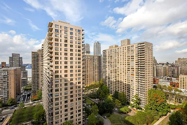 Sold by Compass | media 11