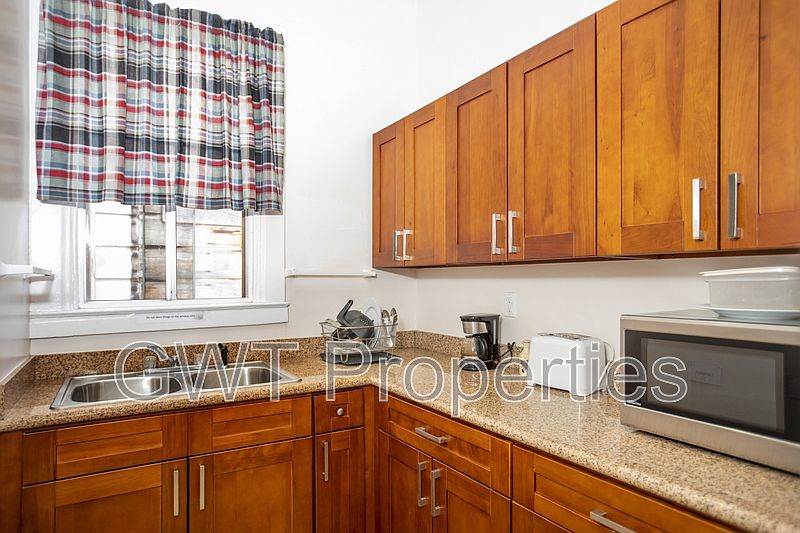 1st image of 412 Hayes St #705