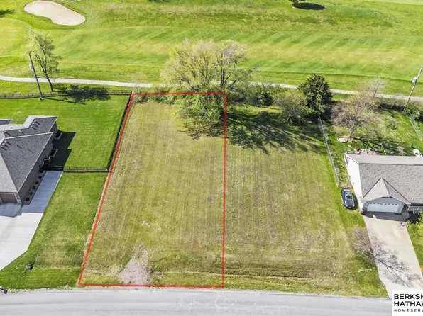 1507 Beaver Lake Blvd, Plattsmouth, NE 68048