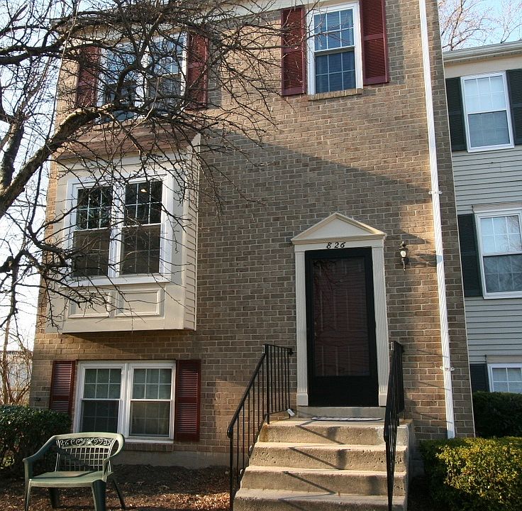 1st image of 826 Ivy League Ln Unit 5-28