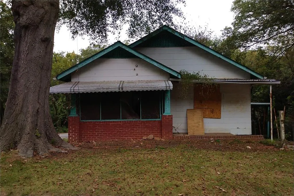 1417 Clermont Ave photo 1
