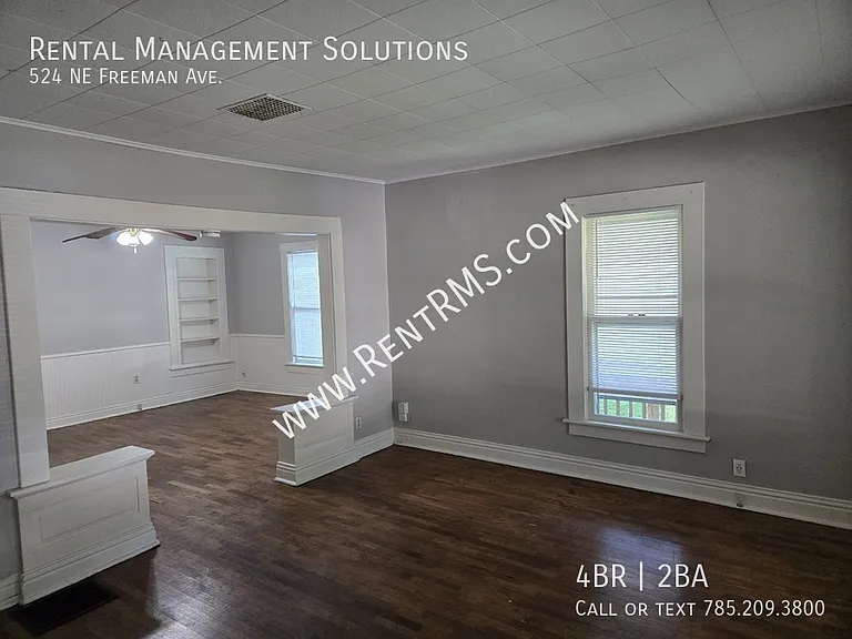 524 NE Freeman Ave — Photo 3