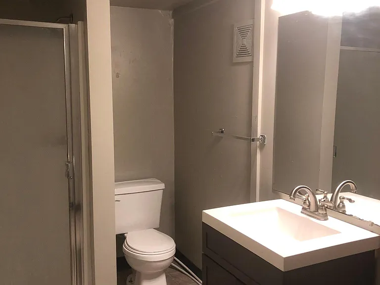515 Crawford St — Photo 2