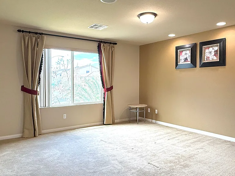 6825 Philharmonic Ave — Photo 23