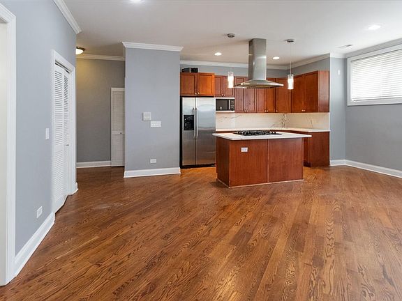 3rd image of 3560 S Giles Ave #G