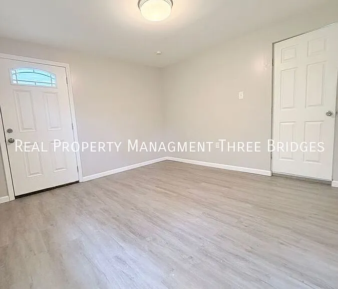 28 Redwood Dr — Photo 7