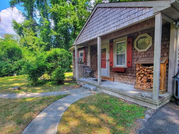 4 Rancocas Trl, Southampton, NJ 08088