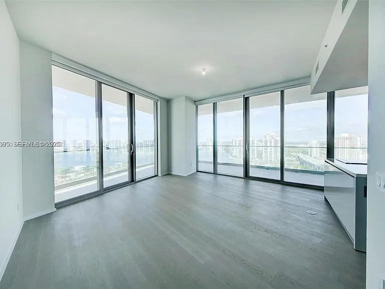 18975 Collins Ave #2205 — Photo 2