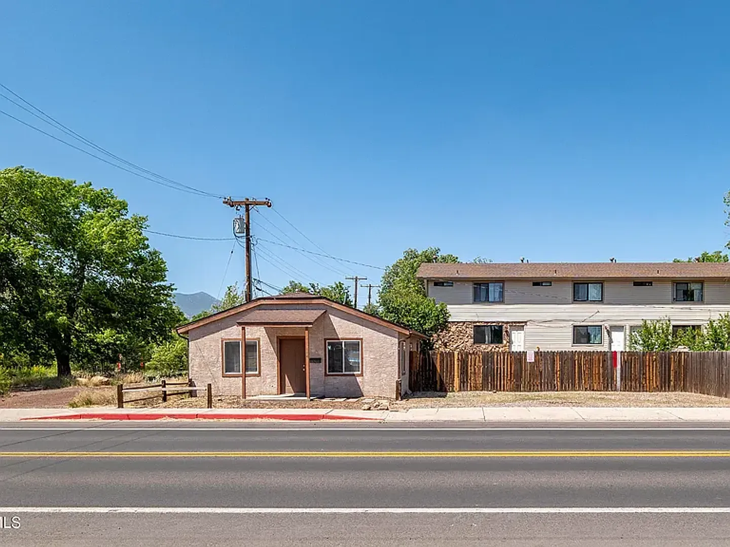 Available for lease near NAU: 114 E Franklin Ave, Flagstaff, AZ 86001. — Photo 1
